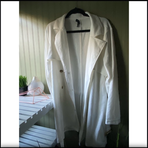 🌿SOLD🌿 Love University duster jacket in white - Picture 2 of 3